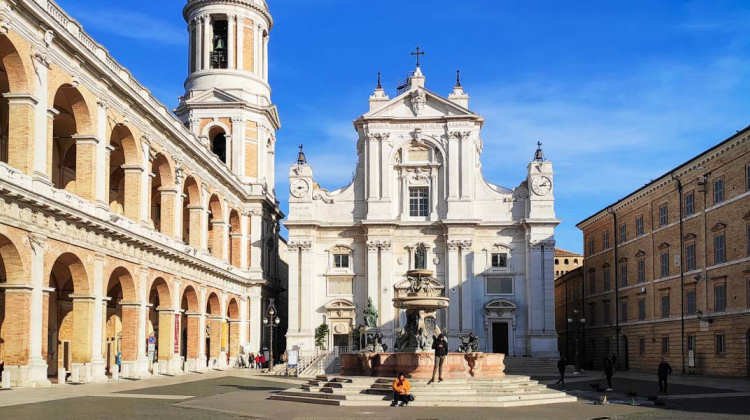 Loreto, piazza della Madonna