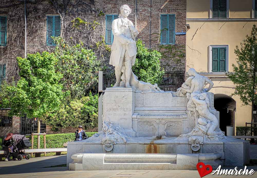 Monumento dedicato al compositore Giovan Battista Pergolesi