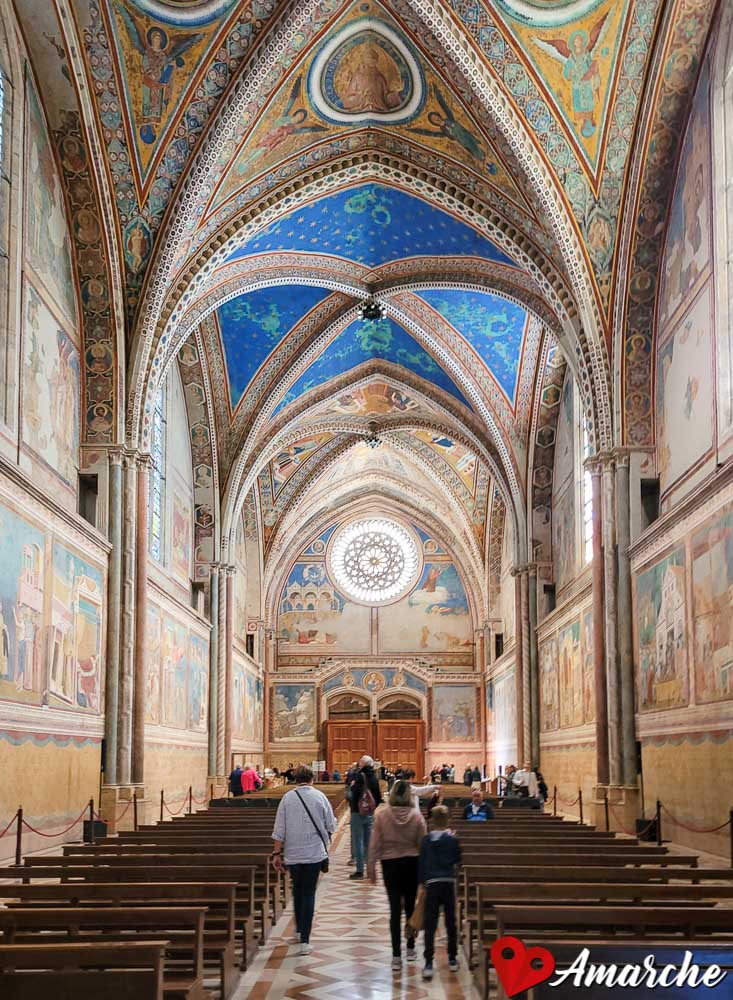 interno Basilica Superiore di San Francesco